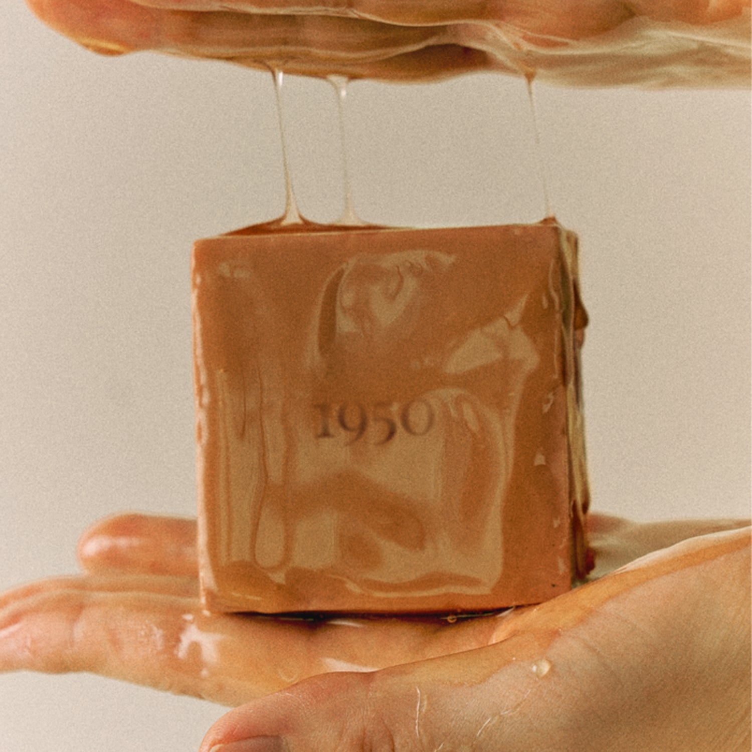 1950 Cape Woody Treatment Bar 90g