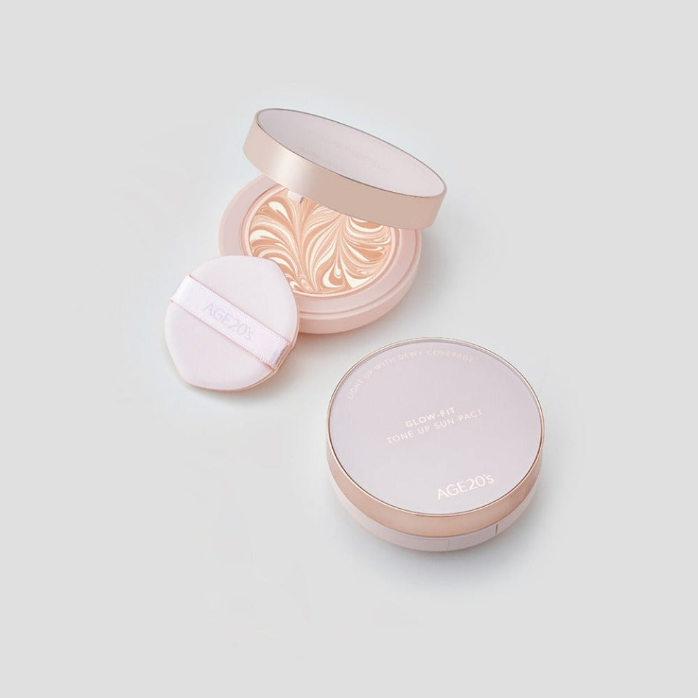 Offers high sun protection with SPF50+ and PA+++, shielding the skin from harmful UV rays.